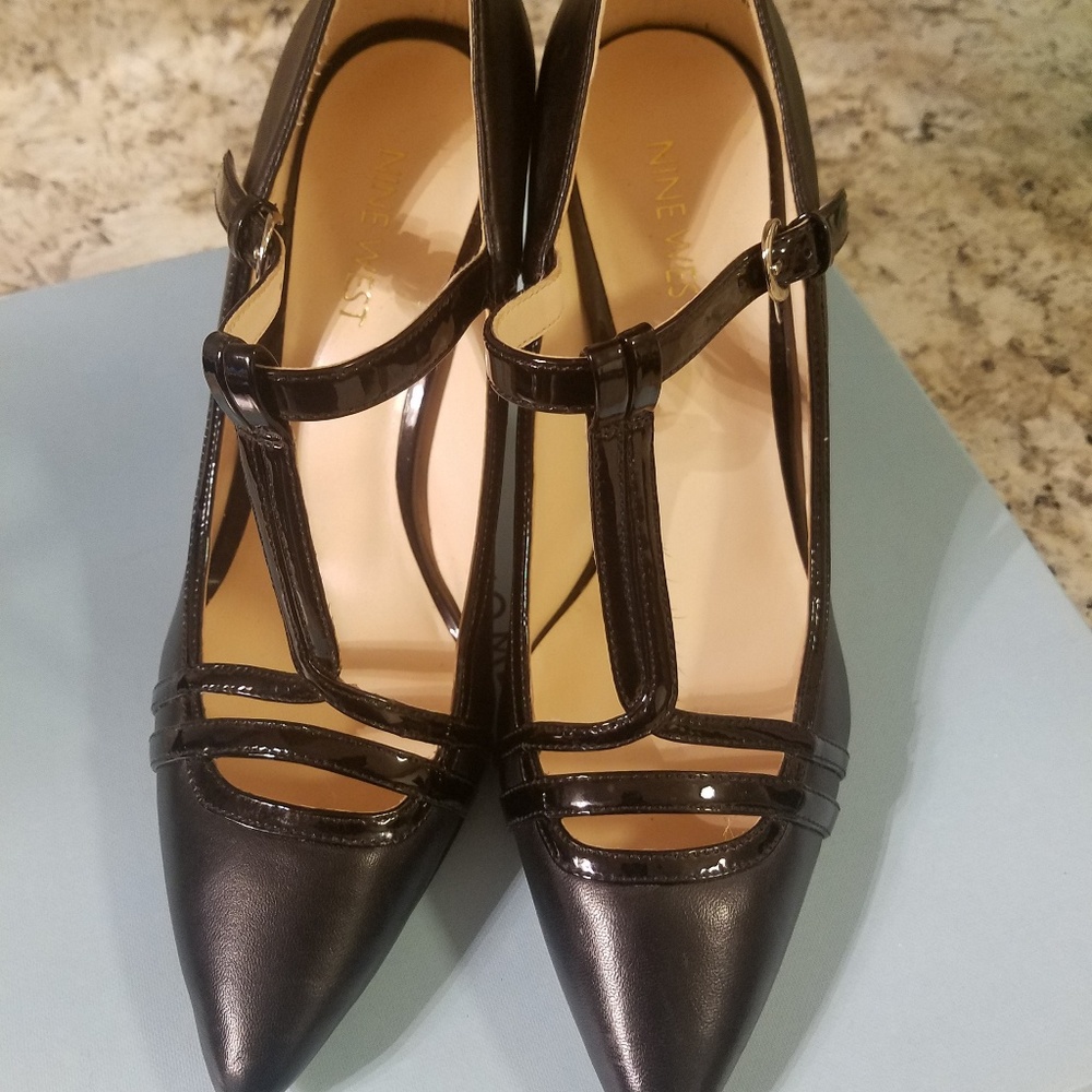 T-Strap Black Pumps